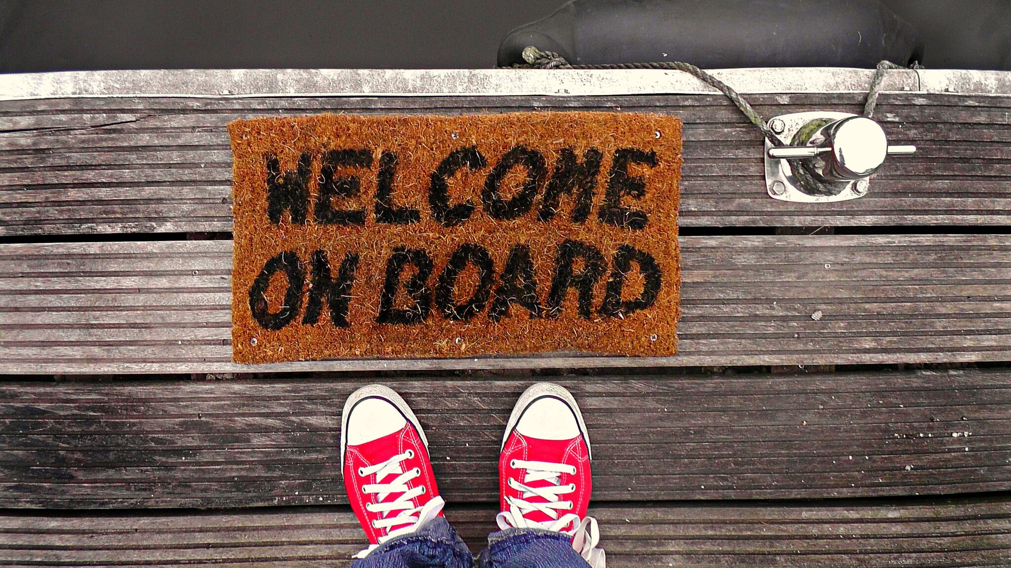 jetty-feet-sign-wooden-128299